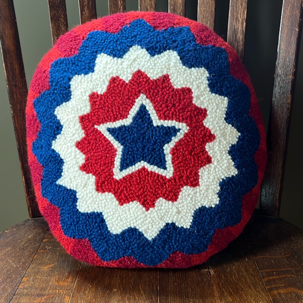 Grandinroad Colorful Small Star Patriotic Hooked Wool Throw Pillow USA 14” EUC